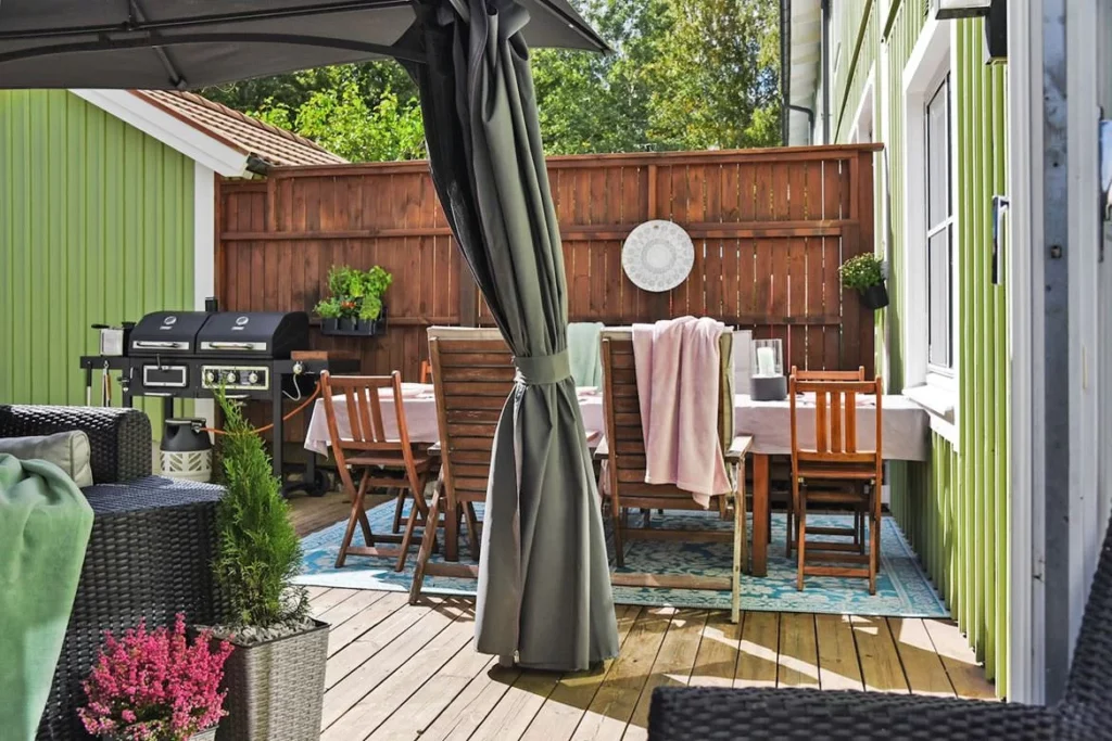 26. Tillbyggnad utekok med grill Neglinge Ljuskarrsberget