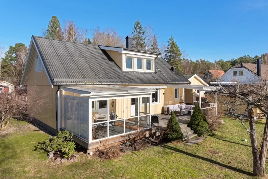 27. Utbyggnad utekok med tak Farsta Skonstaholm