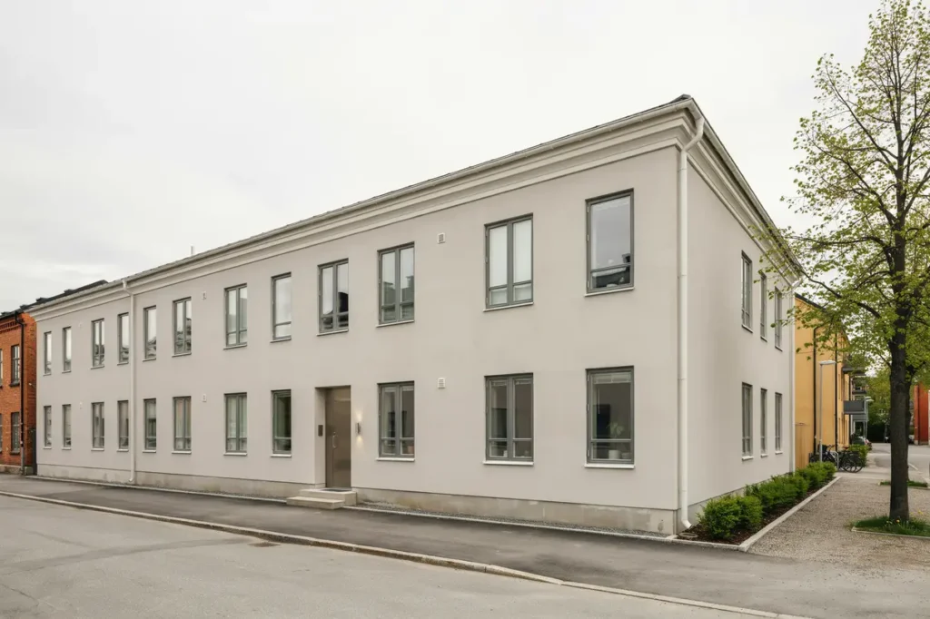 fasadrenovering och till ggsisolering av flerbostadshus i brandbergen